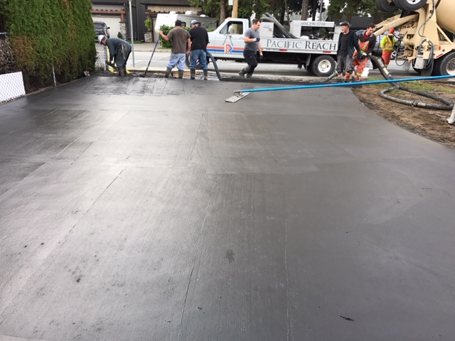 Smoothing concrete driveway